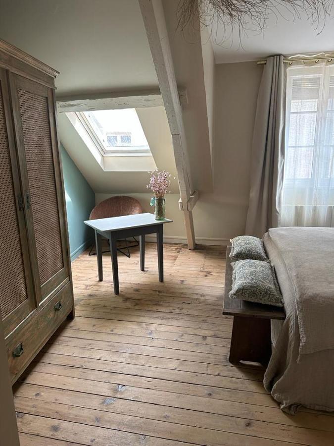 La Maison Du Tripot Honfleur Bagian luar foto